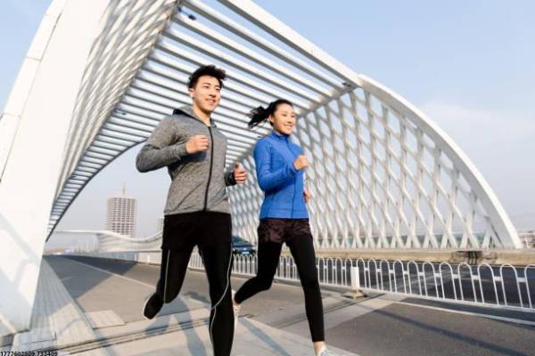 电竞LOL是否具备体育属性探讨(图1)